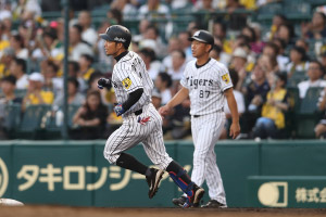 中日ドラゴンズ戦（甲子園）通算1950本目の安打を記録（17年7月12日）